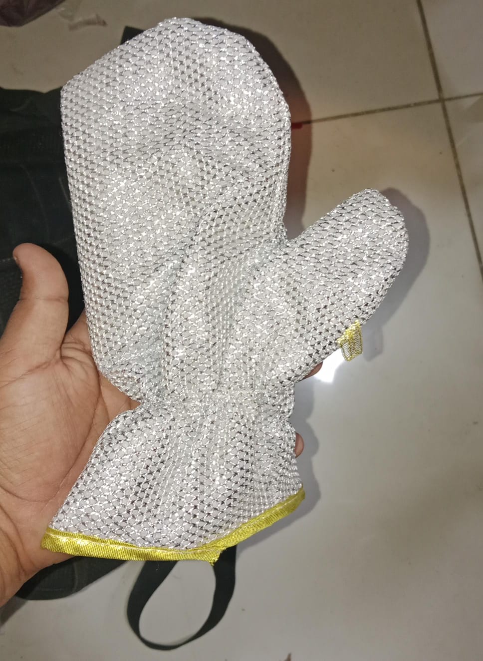 Heavy-Duty Wire Scrubber Dishwashing Mitts